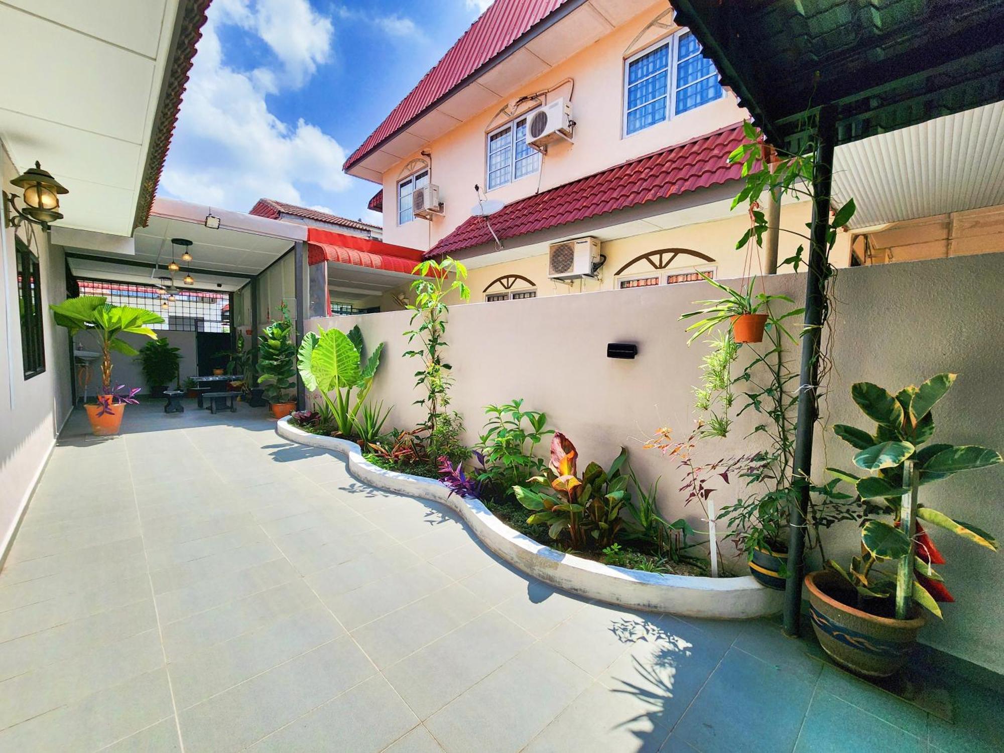 Rainbow Blissful Villa, Persiaran Halaman Ampang * Ipoh